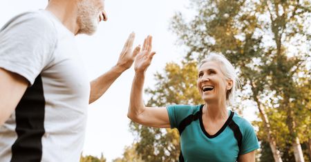 Te ćwiczenia powinny wykonywać osoby po 60. roku życia - zapobiegają osteoporozie!