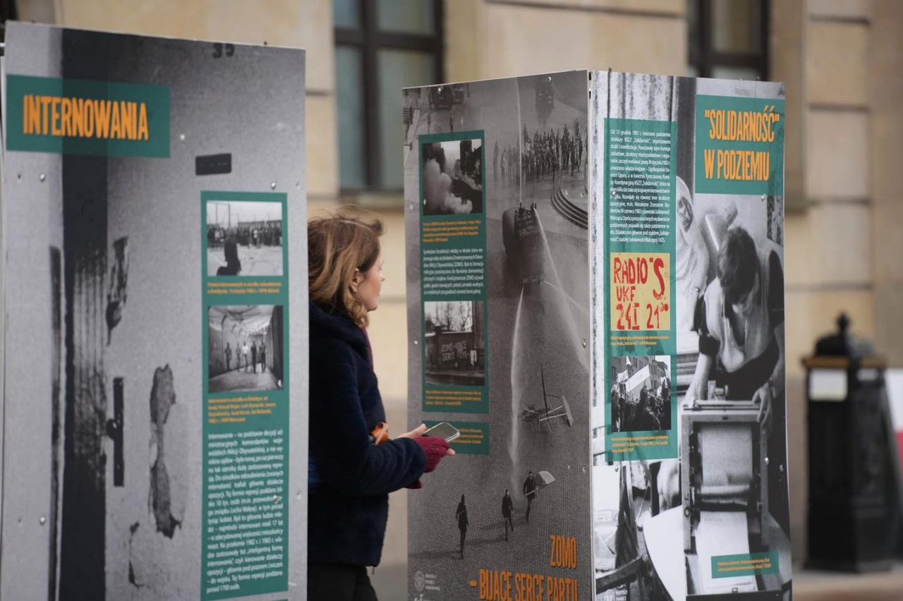 Lublin: Wystawa IPN na Placu Litewskim "Stan wojenny 1981–1983"