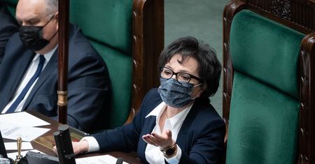 Pensja rośnie w gabinecie marszałek Witek. Rząd podwyżek dla podwładnej