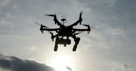 Pięciu Polaków zatrzymanych w Norwegii. Za używanie dronów w zakazanej strefie
