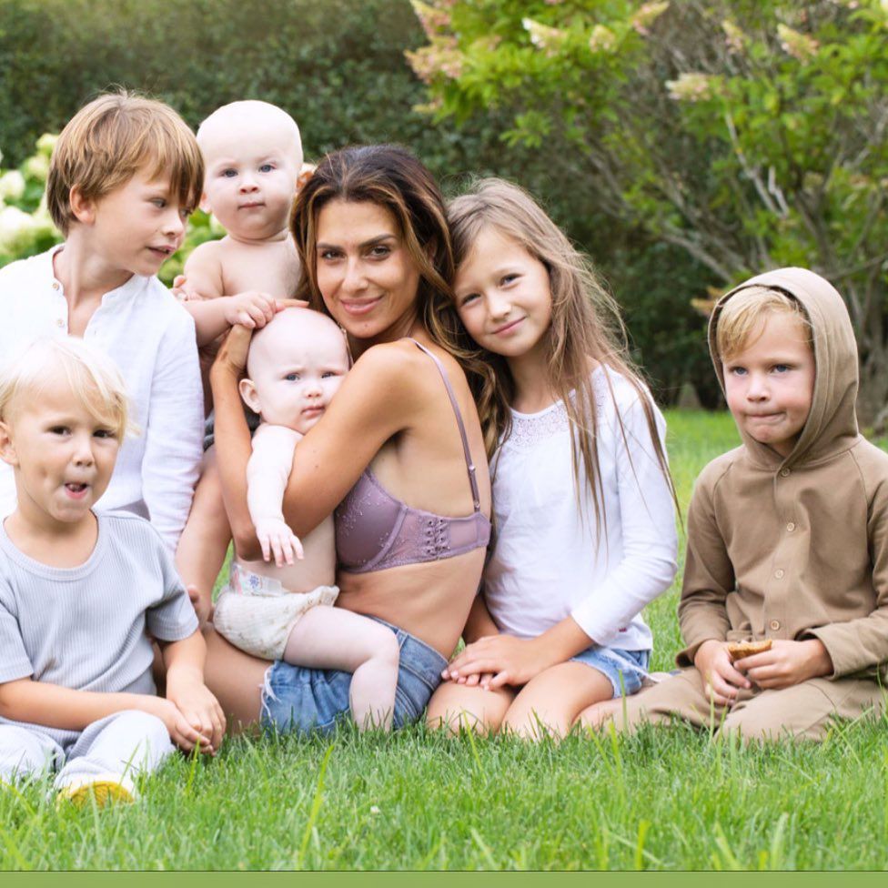Hilaria Baldwin z dziećmi