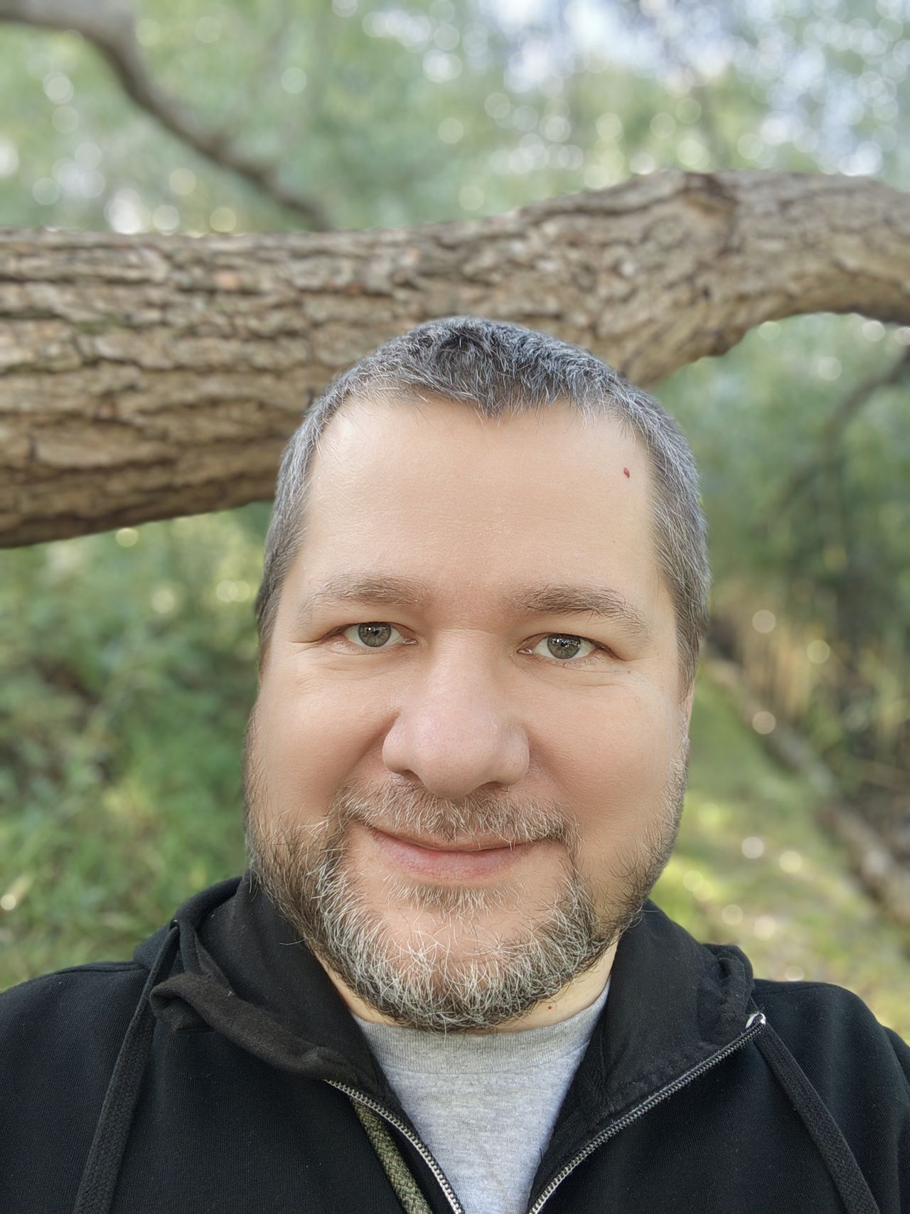 POCO F9 Pro - zdjęcie z aparatu do selfie