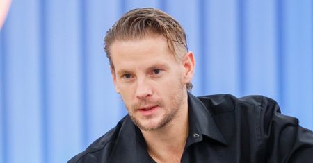 Sebastian Fabijański sprzedawał swoje rzeczy, by mieć ZA CO ŻYĆ. "Gdyby nie moja mama, nie miałbym na wynajem mieszkania"