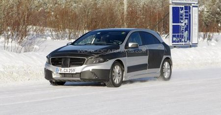 Mały Mercedes coraz bliżej - kolejne testy nowej klasy A