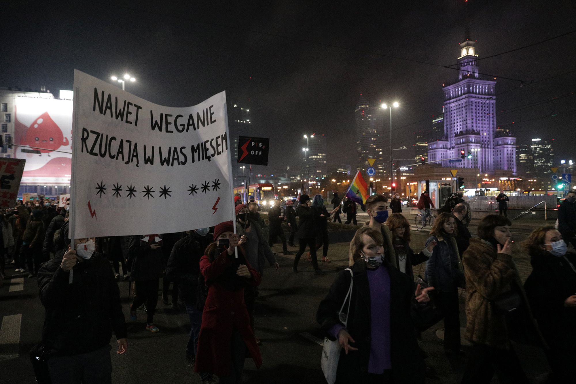 Zdjęcie dnia. Sejm zablokowany przez Strajk Kobiet. Policja zatrzymuje protestujących 2