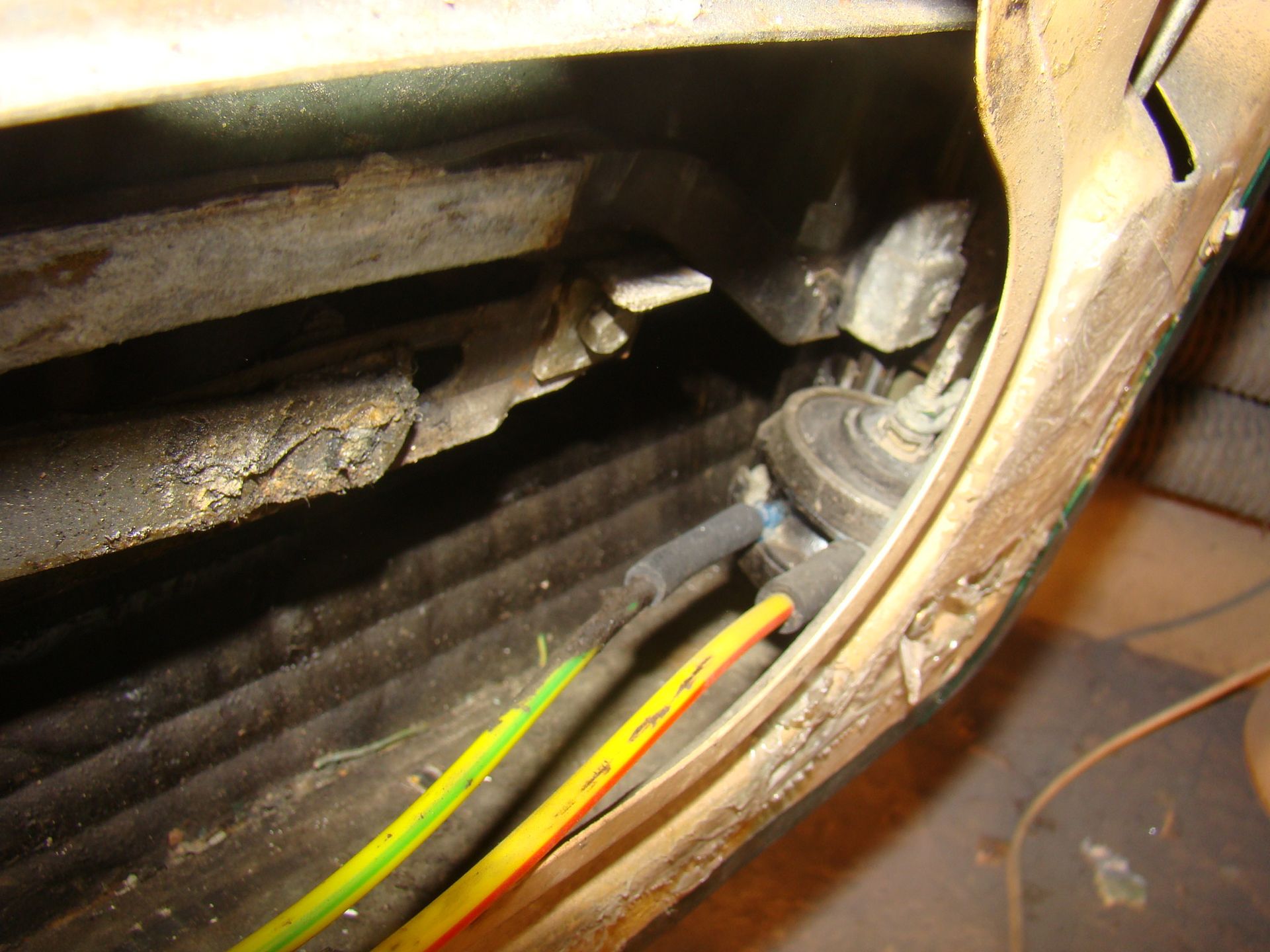 Mercedes 450 SL (R107) - rozbrajanie drzwi 9