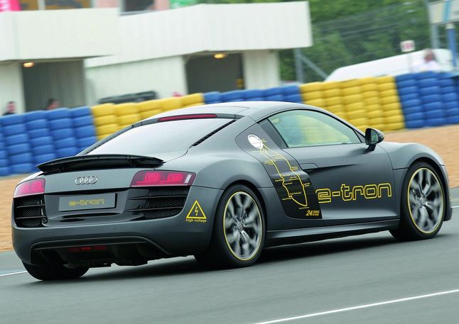 Audi R8 e-tron-16
