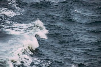 El Niño zmienia kolor Pacyfiku. Skutki widoczne z kosmosu