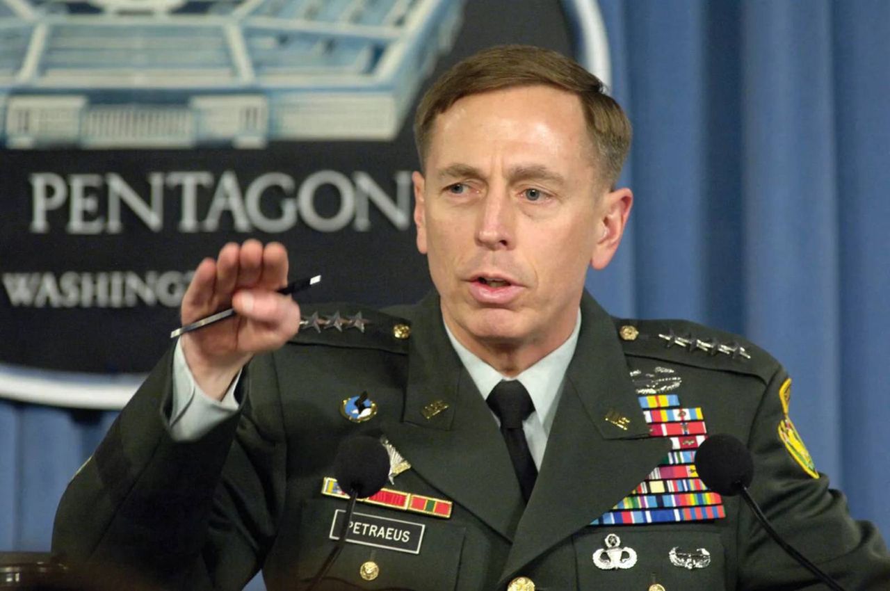 General David Petraeus criticized the West and its approach to the war in Ukraine.