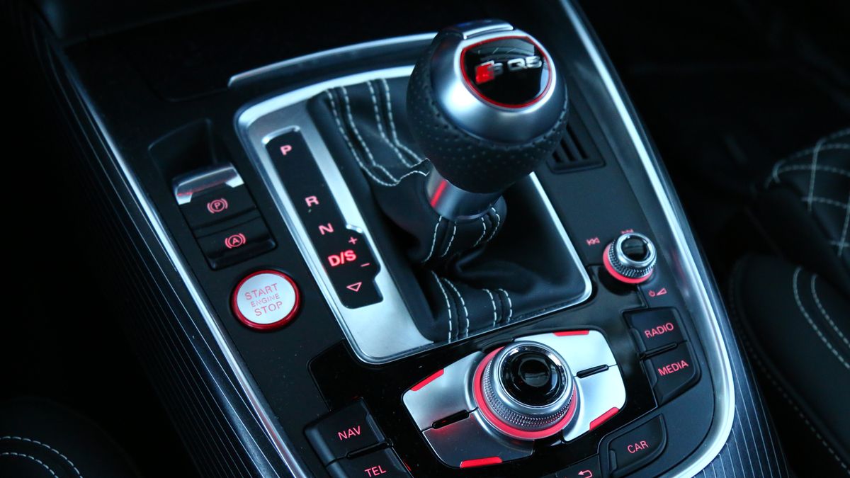 Automatyczna skrzynia biegów jeszcze niedawno była domeną luksusowych aut, ale teraz staje się coraz popularniejsza