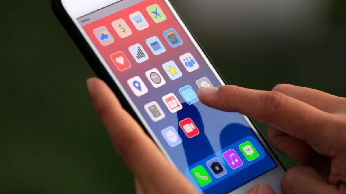 Jak wyczyścić pamięć w starym telefonie?