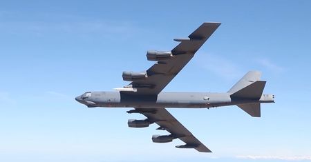 Bombowiec B-52H przeniósł pocisk hipersoniczny. Udane testy w USA