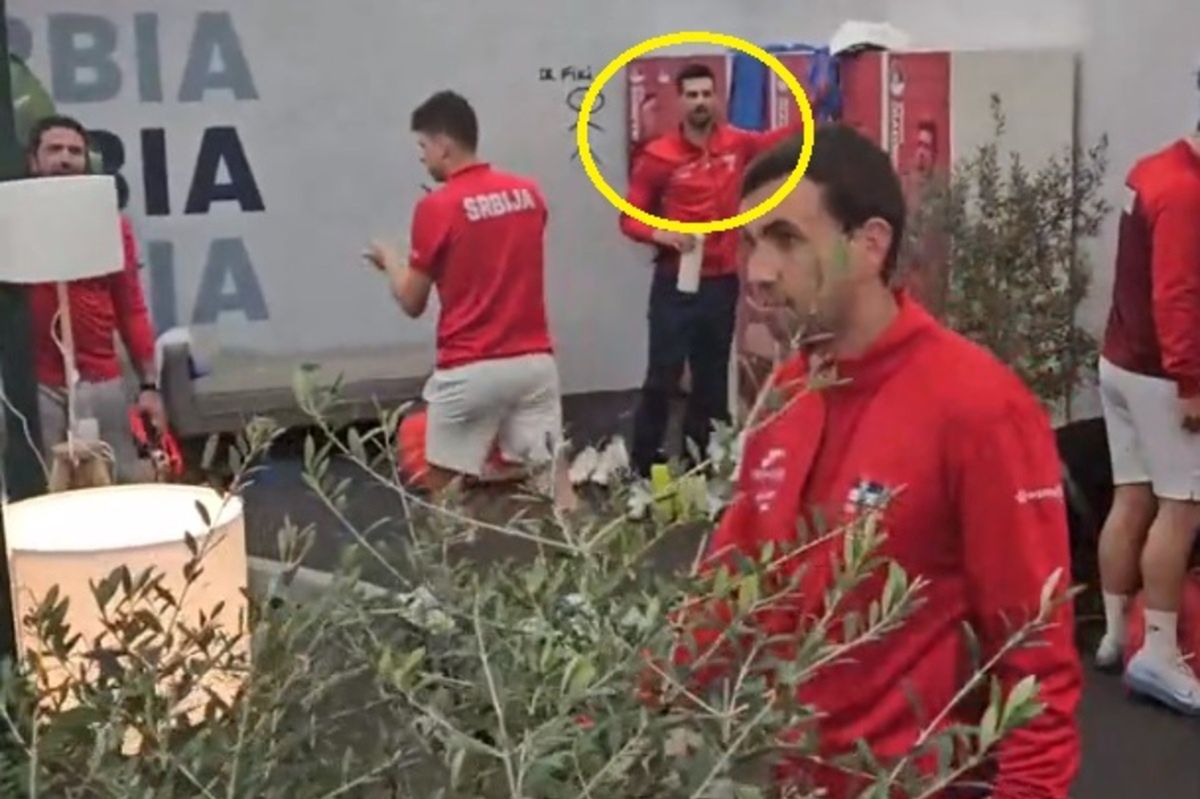 Novak Djoković in the locker room of the Serbian team.