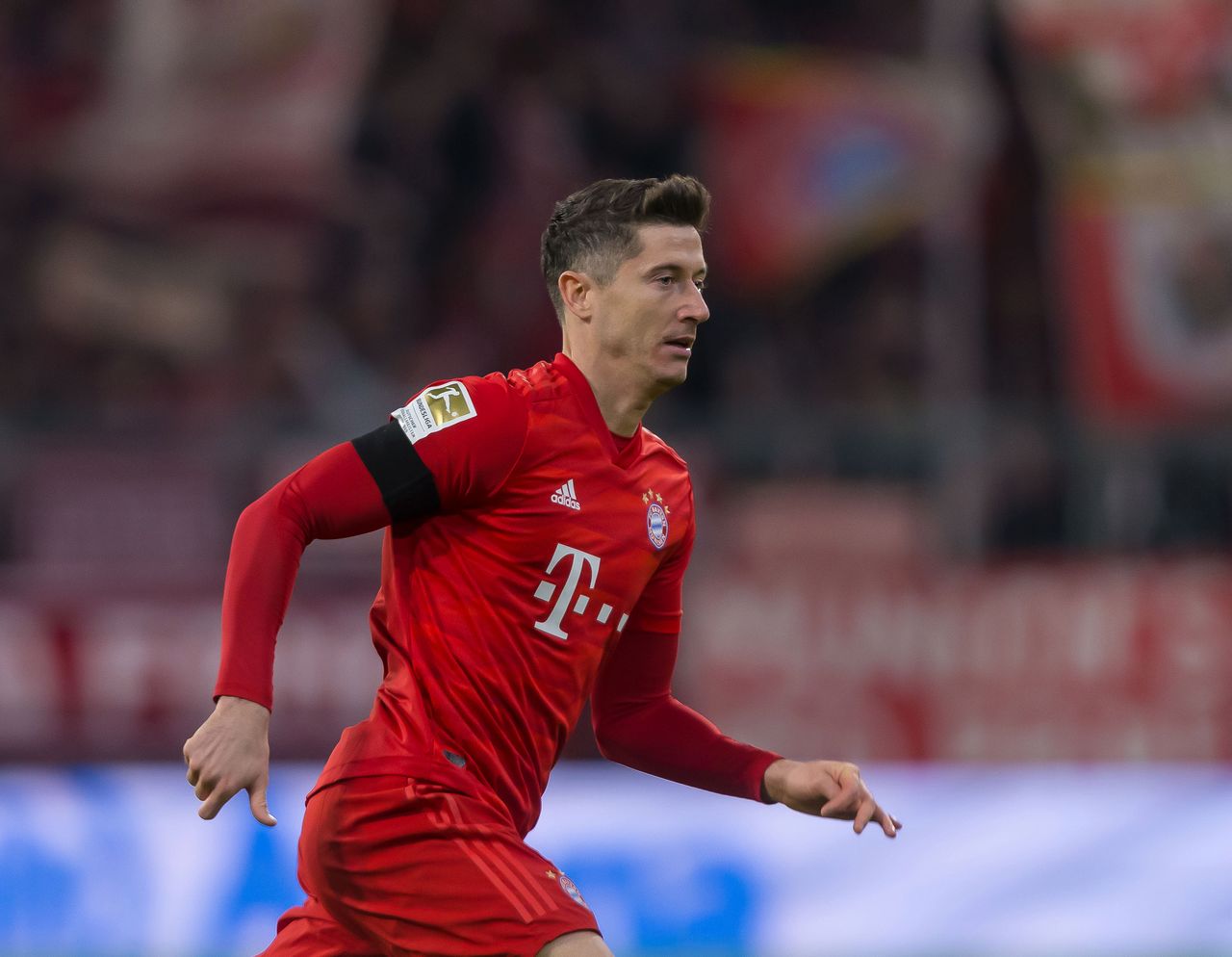 Robert Lewandowski inwestuje w aplikację LESS_. To już kolejny biznes piłkarza