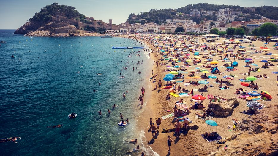 Plaża w hiszpańskim mieście  Tossa de Mar