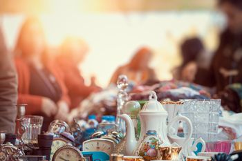 Tarnów: Jesienny Bazar na Starówce. Stoły na Burku uginają się od wyjątkowych przedmiotów
