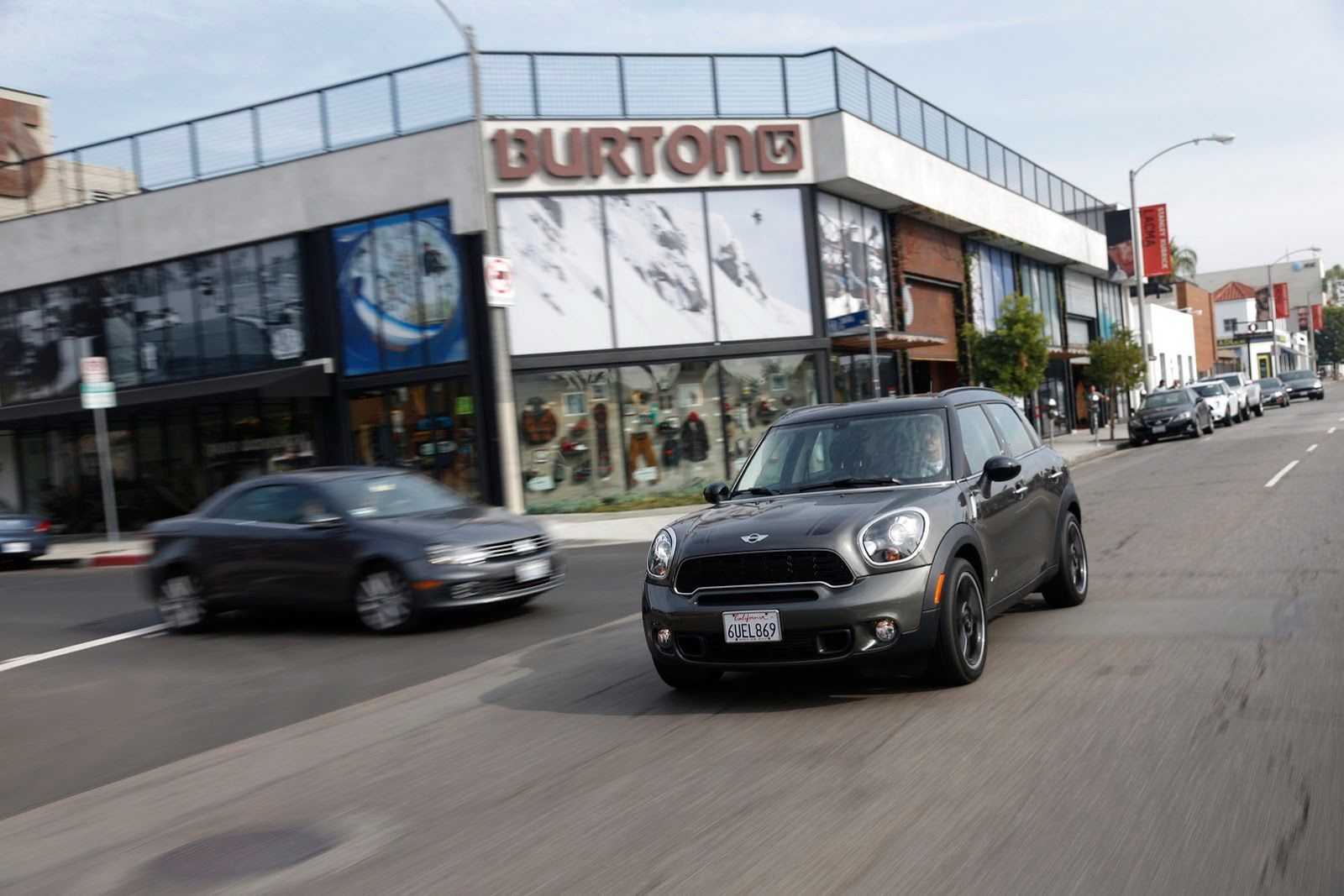 Galeria Mini jako celebracja sprzedaży półmilionowego egzemplarza w USA 55