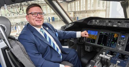 LOT liczył na 8 mln pasażerów, ale ma kolejny problem. "Będziemy utrzymywać te trasy, które się da"