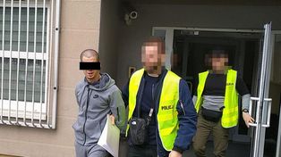 23-letni Czeczen zatrzymany w Warszawie. W samochodzie miał broń gazową i narkotyki