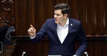 Najmłodszy poseł wykluczony z partii Hołowni. Co mówi jego oświadczenie majątkowe?