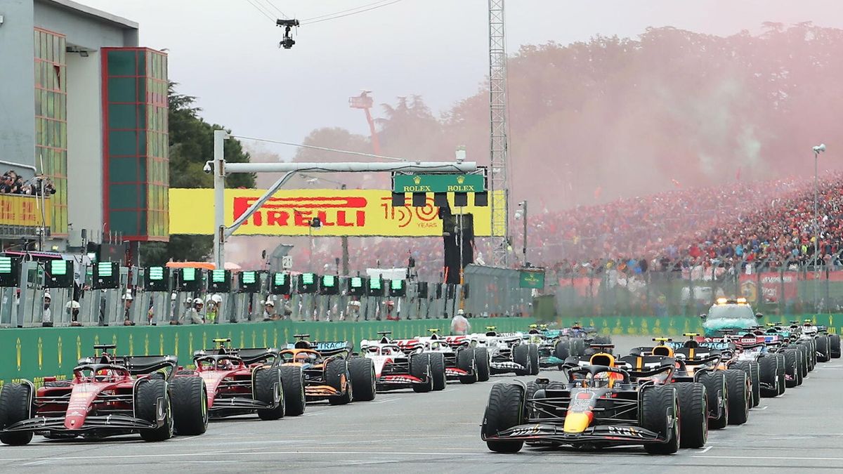 (FILE) - General view of the start of the Formula One Grand Prix of Emilia Romagna at the Autodromo Internazionale Enzo e Dino Ferrari race track in Imola, Italy, 24 April 2022 (reissued 17 May 2023). Formula 1 on 17 May 2023 annnounced the decision to "not to proceed with the Grand Prix weekend at Imola" while the region was seeing torretnial rains and floodings. The Formula 1 Emiglia Romagna Gran d Prix was scheduled to be held on 21 May 2023. EPA/SANNA Dostawca: PAP/EPA.