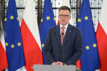Hołownia ambasadorem w Watykanie? "Miejsce w sam raz dla niego"