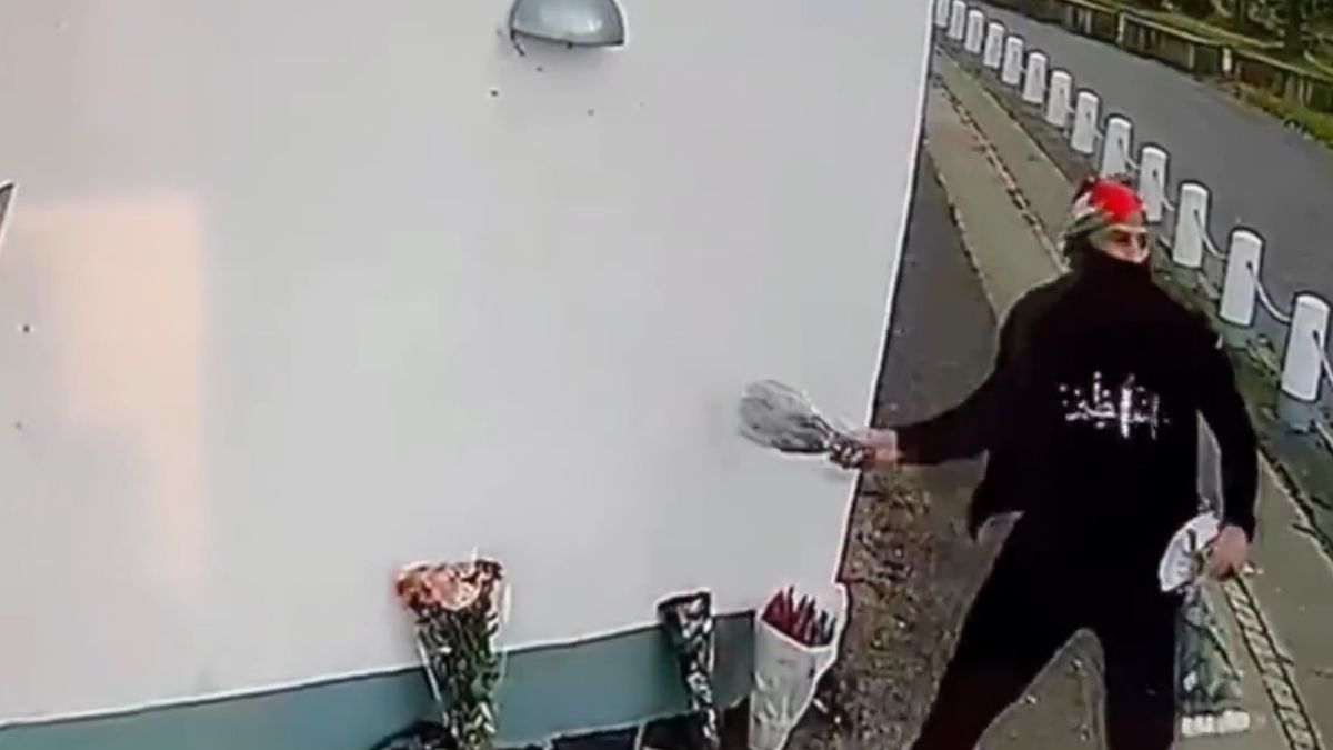 Palestyńczyk zabrał kwiaty spod izraelskiej ambasady