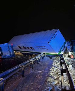 Wypadek na S7 w Skarżysku-Kamiennej. Tiry zablokowały trasę