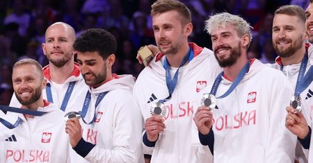 Ile zarobią polscy siatkarze za srebro na Igrzyskach Olimpijskich? Zamiast mieszkań przewidziano dla nich inną nagrodę