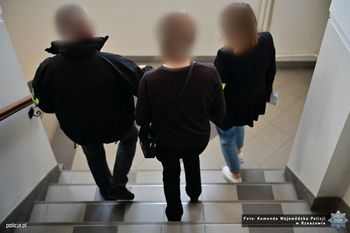Łapówki za rozliczanie szkoleń. Dwie wiceprezeski stowarzyszenia z Krosna z zarzutami korupcji