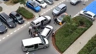 Zatrzymanie w Ursusie: auto uderzyło w nieoznakowanego busa