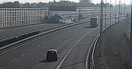 Groźny wypadek na obwodnicy Lublina. Samochód ciężarowy wbił się w stojącą na poboczu Scanię. Jest nagranie