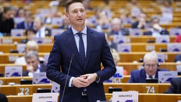 Geblewicz: samorządy muszą być włączone w proces decyzyjny dotyczący zwalczania terroryzmu