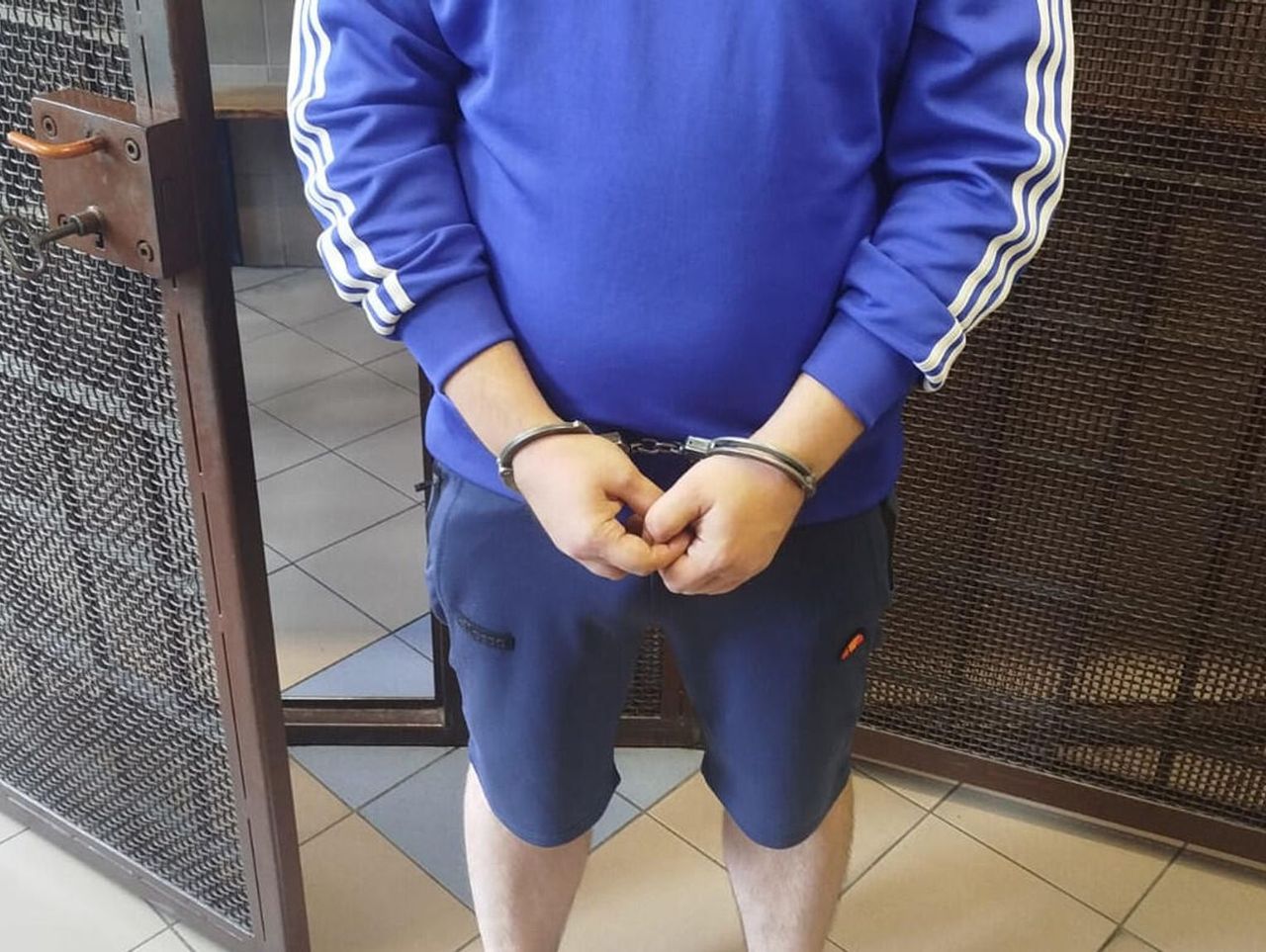 Warszawa: Policjanci wyczuli charakterystyczny zapach od przechodnia. Marihuanę ukrył w bieliźnie