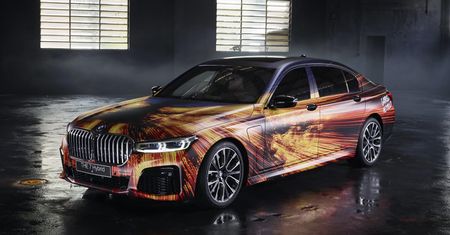 BMW Serii 7 Art Car zyskało ciekawe malowanie, ale nadal ma za duży grill