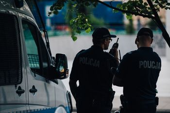 Atak na policjantów w Sanoku. Musieli użyć broni