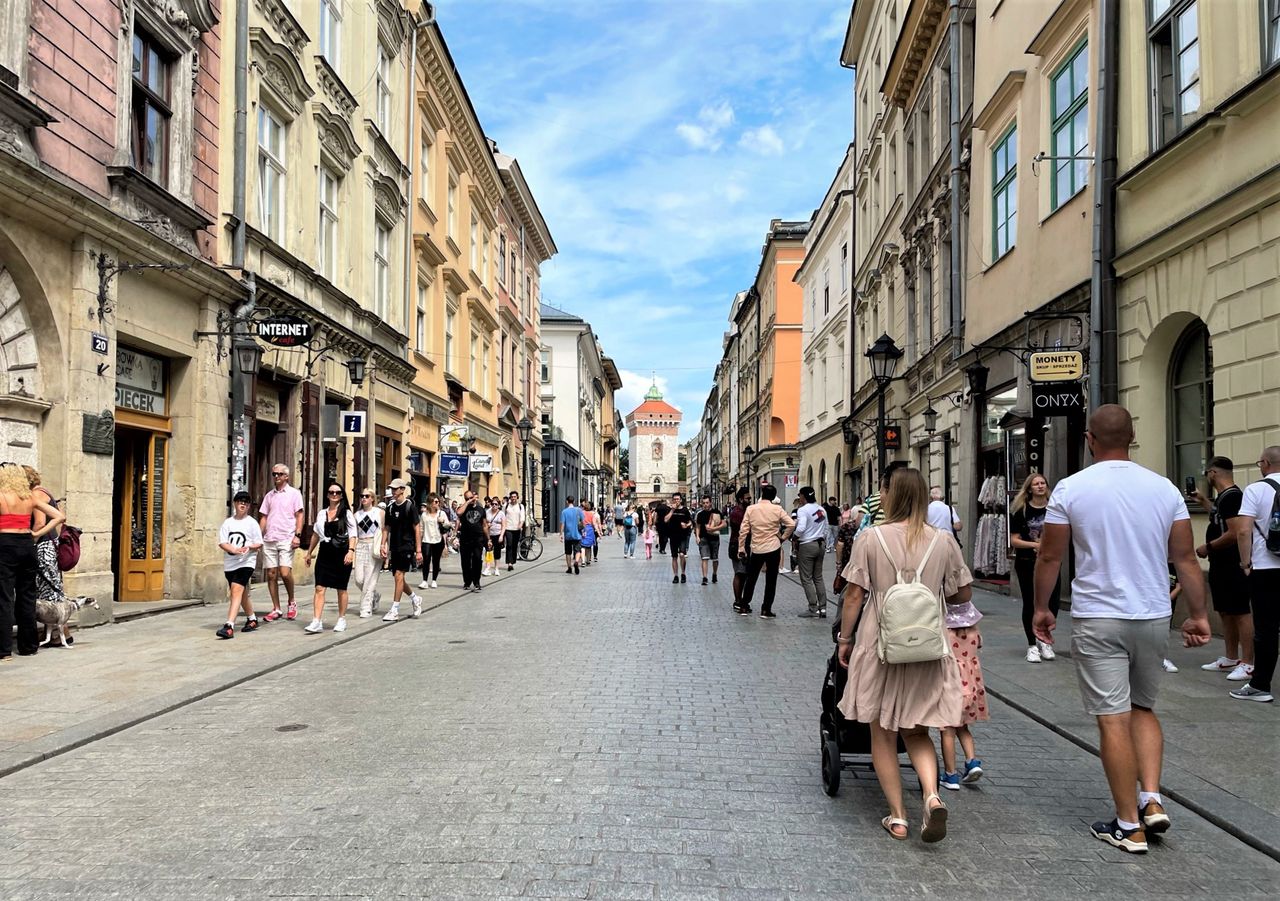 Turyści na ul. Floriańskiej 