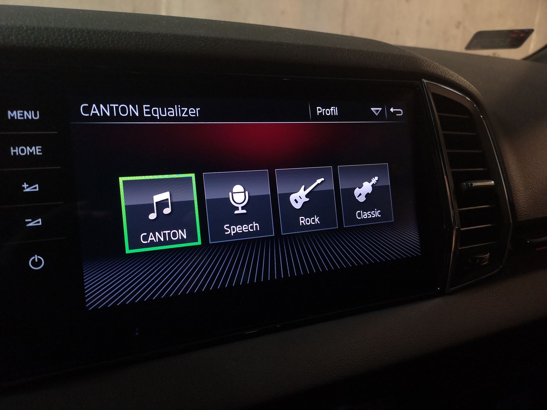 Skoda Karoq: Adaptacyjne zawieszenie, audio Canton i (prawie) zdalny dostęp do auta 12