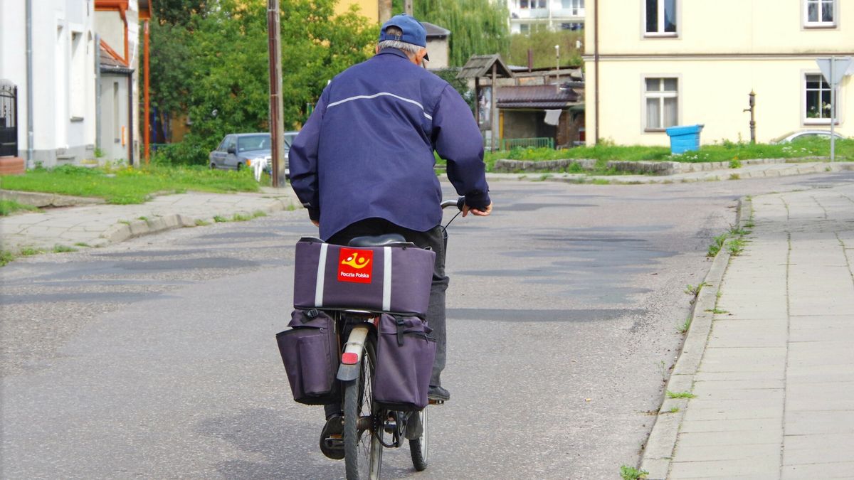 Najbliższe dni Poczty Polskiej będą wyjątkowo gorące - pisze "Rzeczpospolita" 