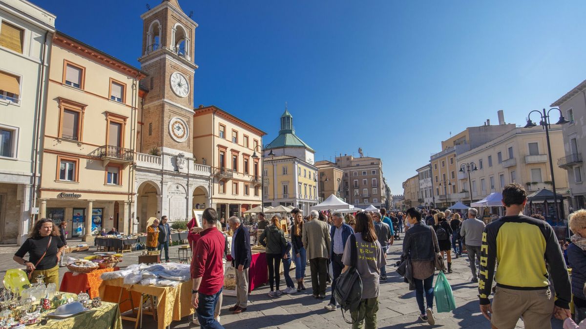 Piazza Tre Martiri we włoskim Rimini.  3 dni za niecałe 600 zł 