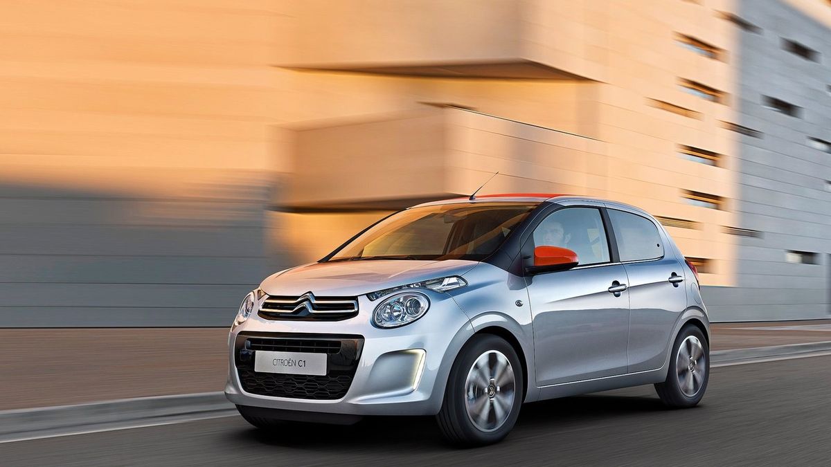 Citroën C1 mógłby okazać się hitem, ale to się nie udało na naszym dość konserwatywnym rynku. To jeden z trojaczków obok Peugeota 108, którego w Polsce w ogóle nie oferowano oraz Toyoty Aygo – jedynego modelu, który przetrwał.