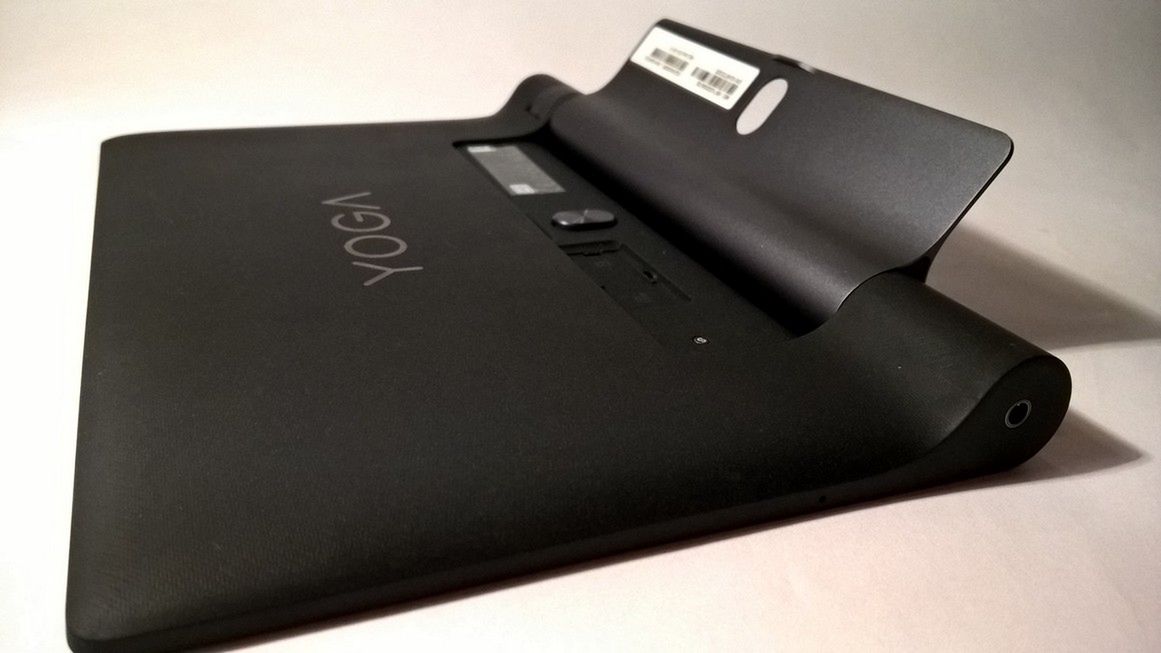 Yoga Tab 3 z obracaną kamerą i uruchamianiem gestem 3