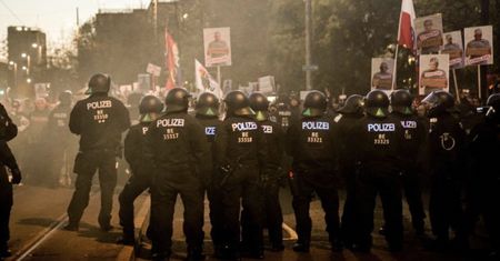 "Motłoch". Niemcy nie patyczkują się z antyszczepionkowcami