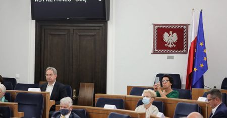 Senat odrzuca ustawę o podwyżkach. 3 senatorów PiS nieobecnych podczas głosowania