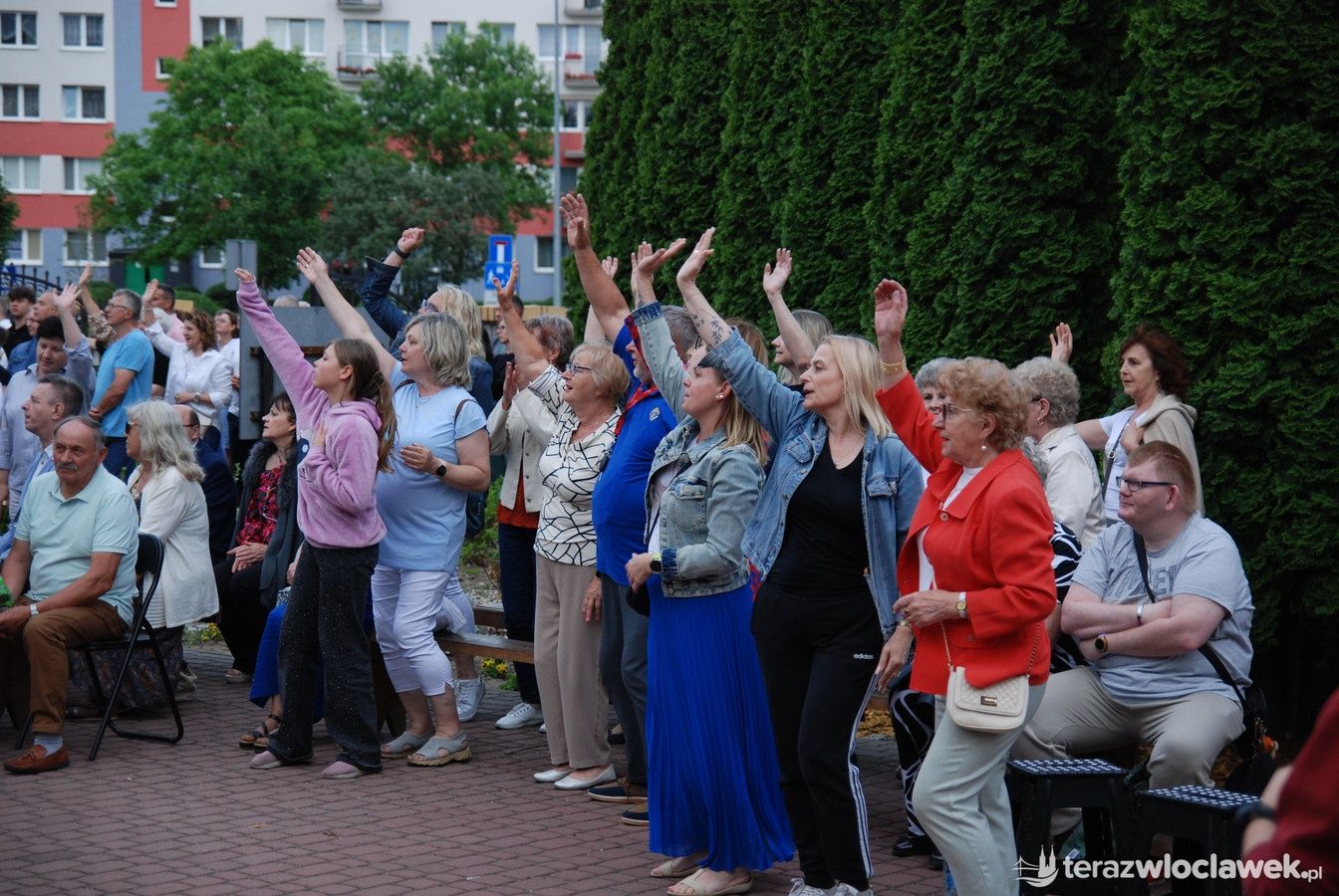 Koncert muzyki chrześcijańskiej na Zazamczu