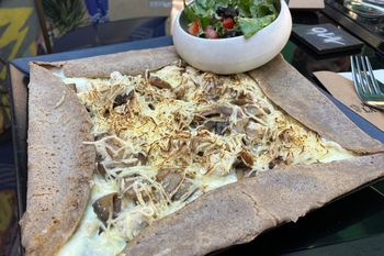 We Francji najesz się jednym do syta. Tańsza opcja na obiad w restauracji