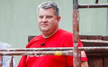 Remontował domy w "NND" i zniknął. Tak żyje dziś
