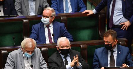 PiS z dużą przewagą, ciekawie na opozycji. Nowy sondaż
