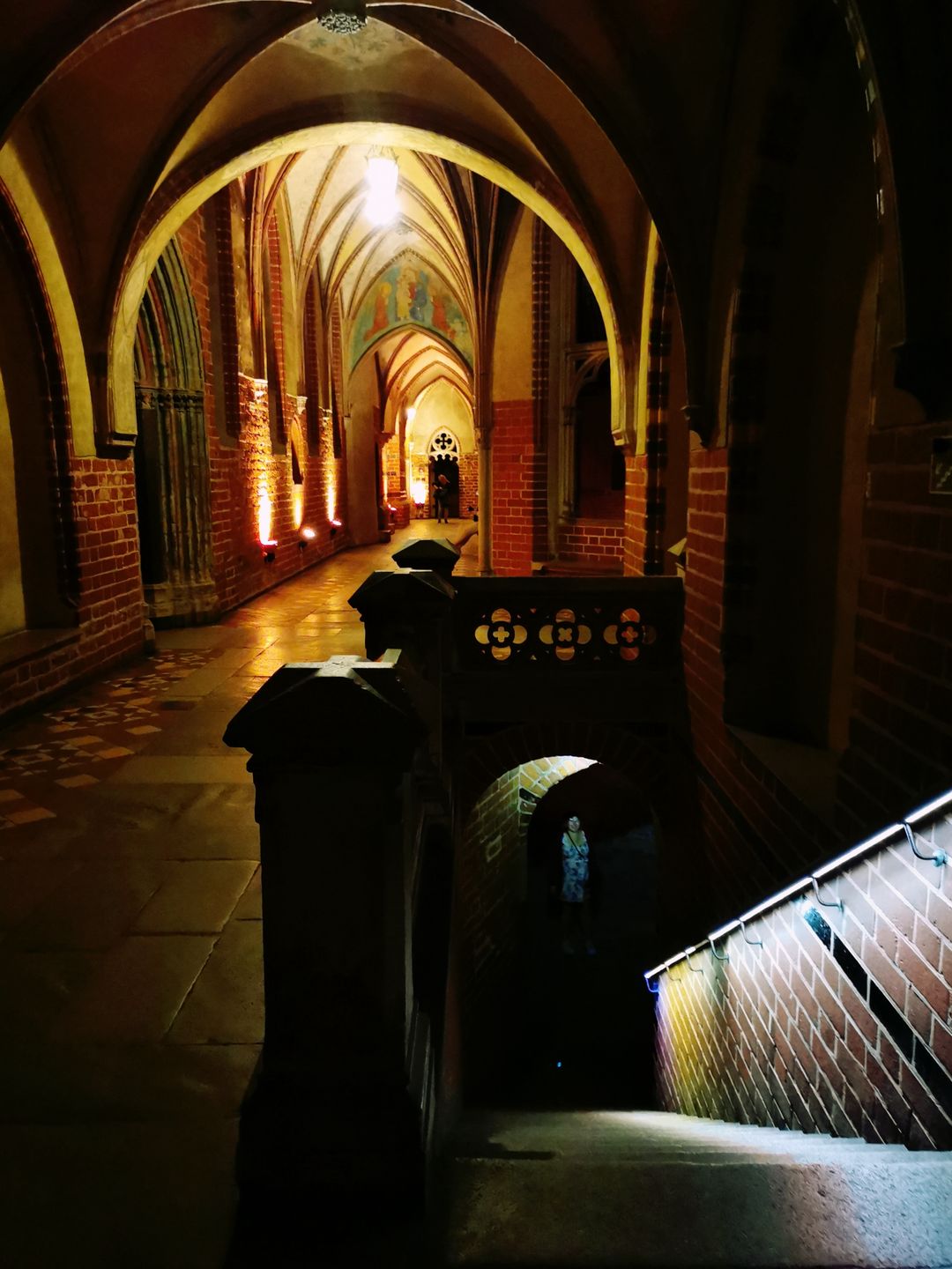 Zamek w Malborku warto zwiedzić nocą