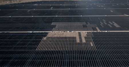 Gigantyczna elektrownia solarna powstaje w Turcji. Zajmie powierzchnię 2600 boisk